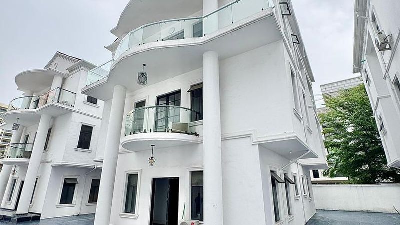 4 Bedroom Fully Detached Duplex
