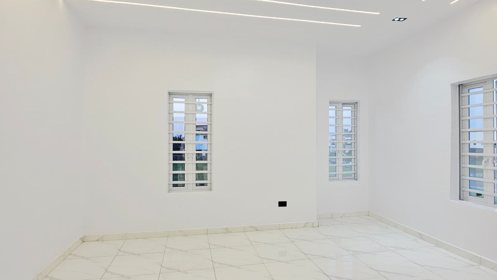 5 Bedroom Fully Detached Duplex