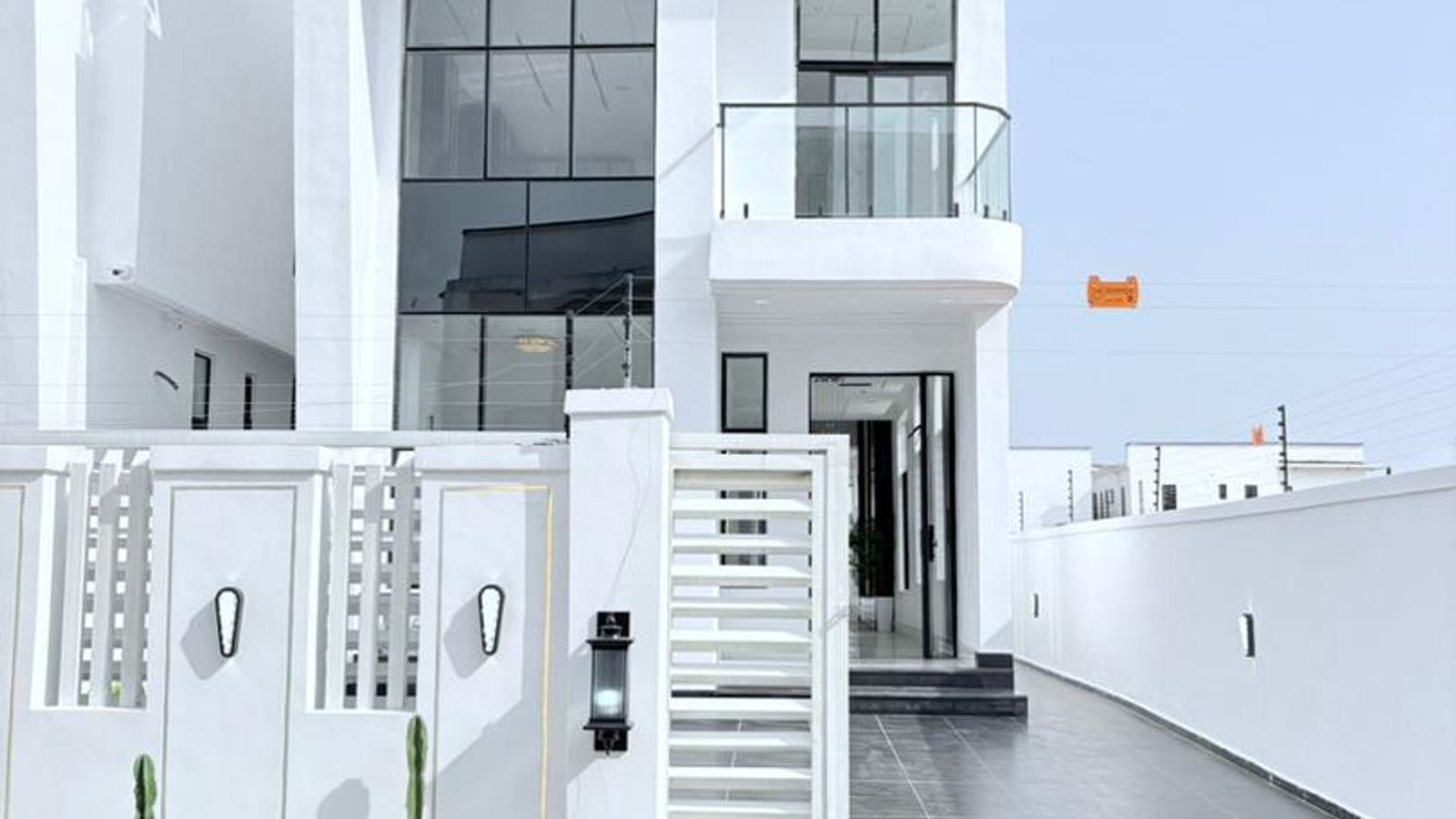 5 Bedroom Fully Detached Duplex