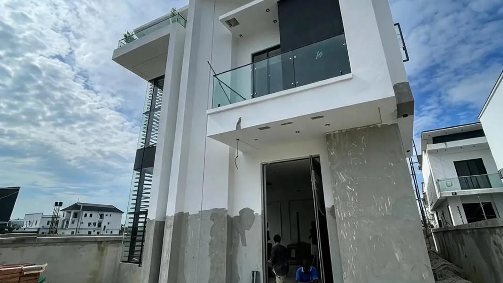 5 Bedroom Fully Detached Duplex