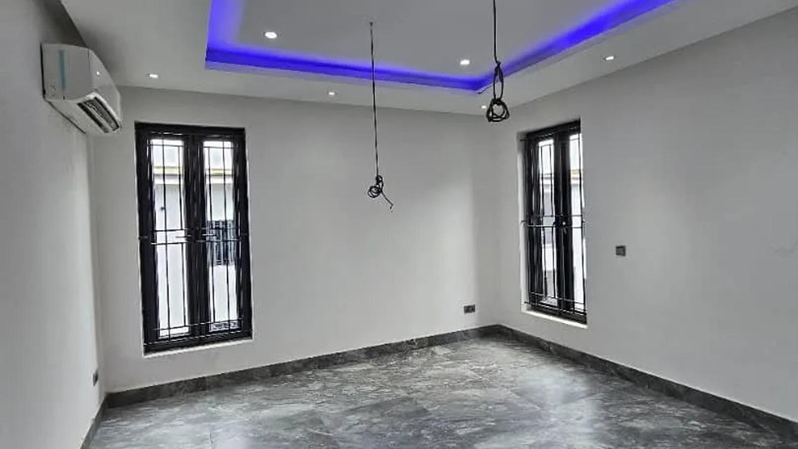 6 Bedroom Fully Detached Duplex