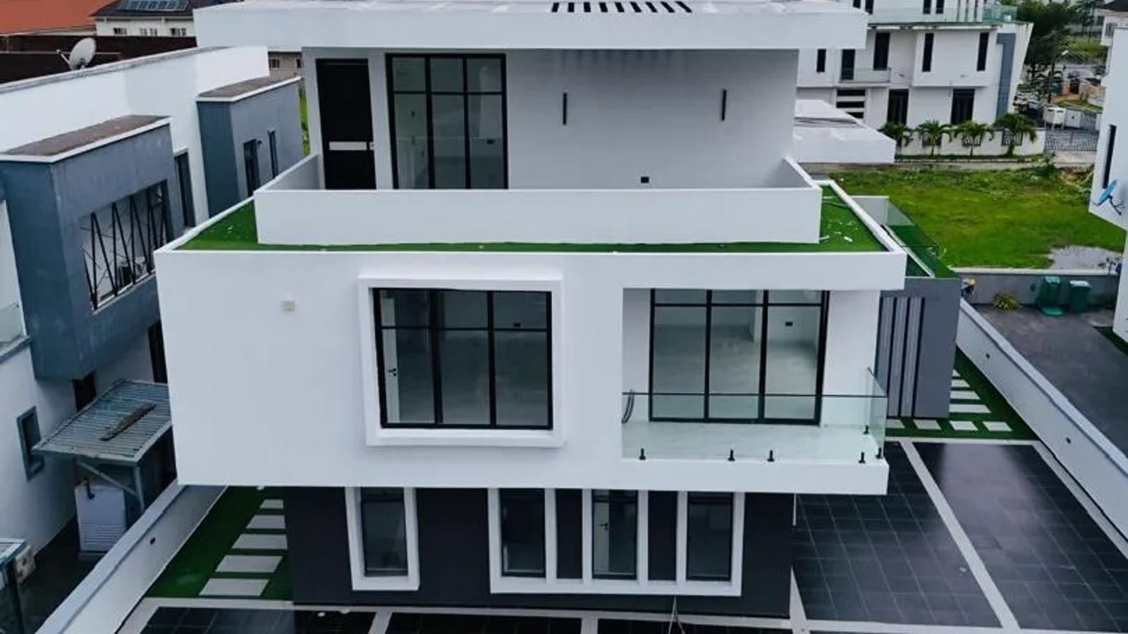 5 Bedroom Fully Detached Duplex