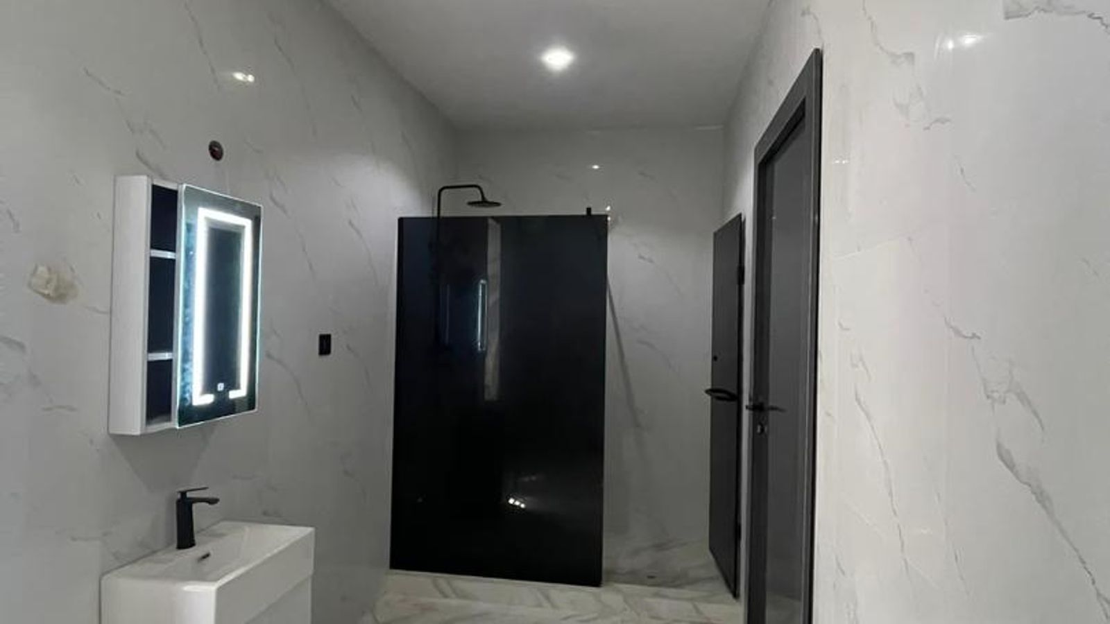 5 Bedroom Semi Detached Duplex