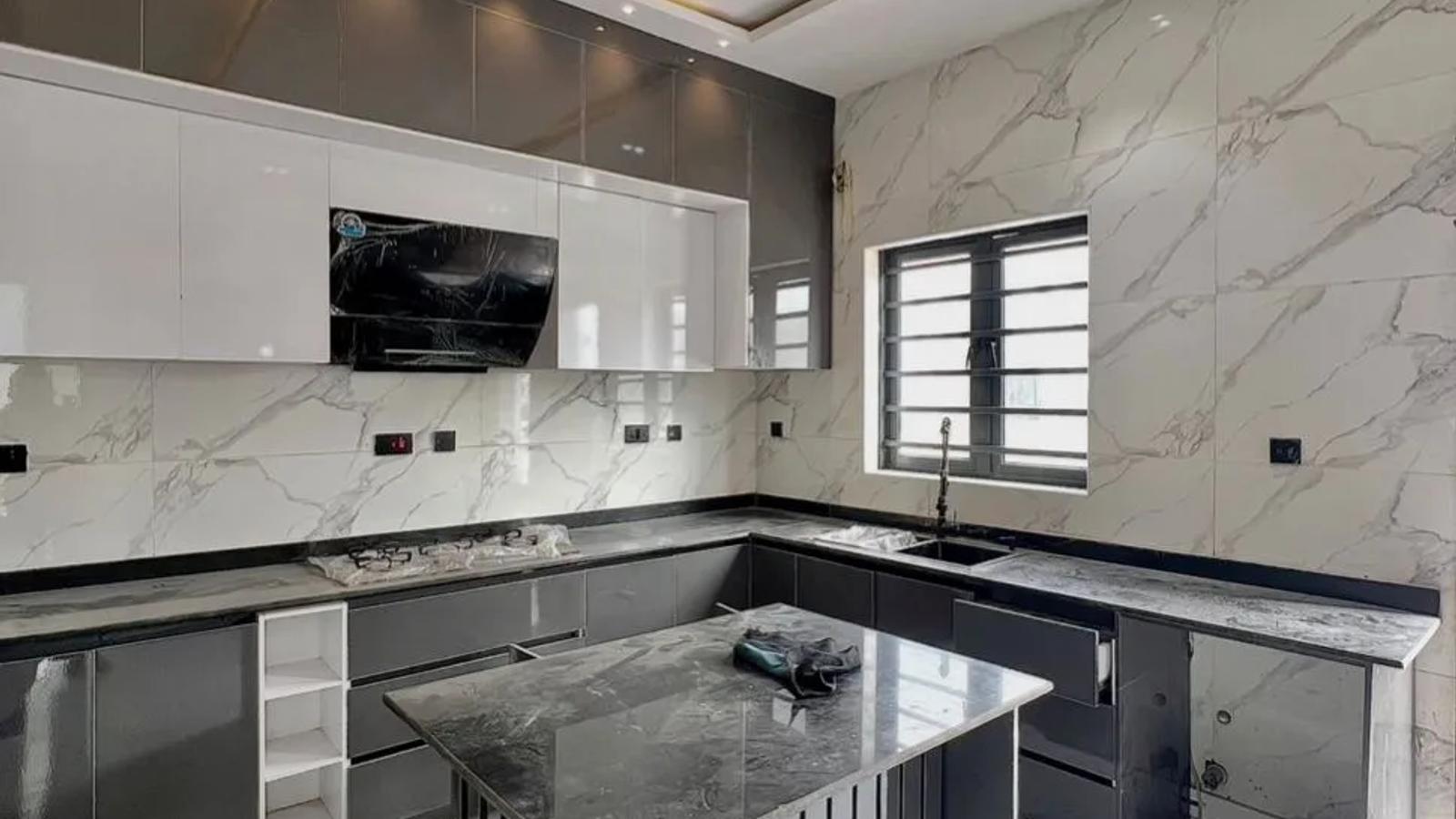 5 Bedroom Fully Detached Duplex