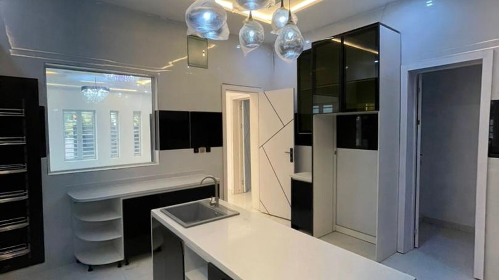 5 Bedroom Fully Detached Duplex