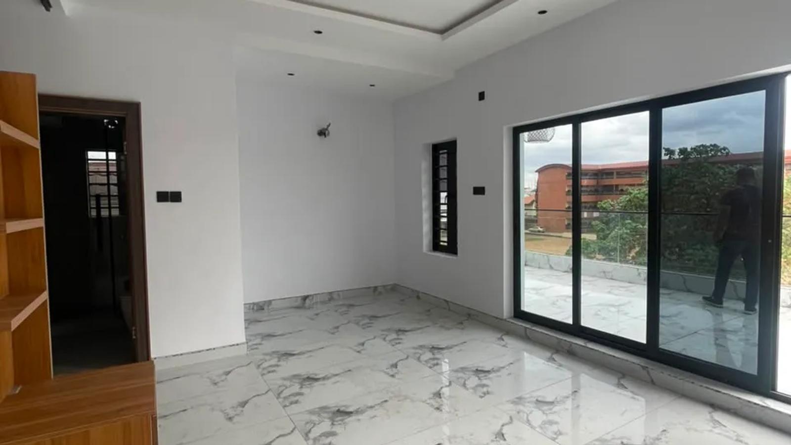 5 Bedroom Semi Detached Duplex