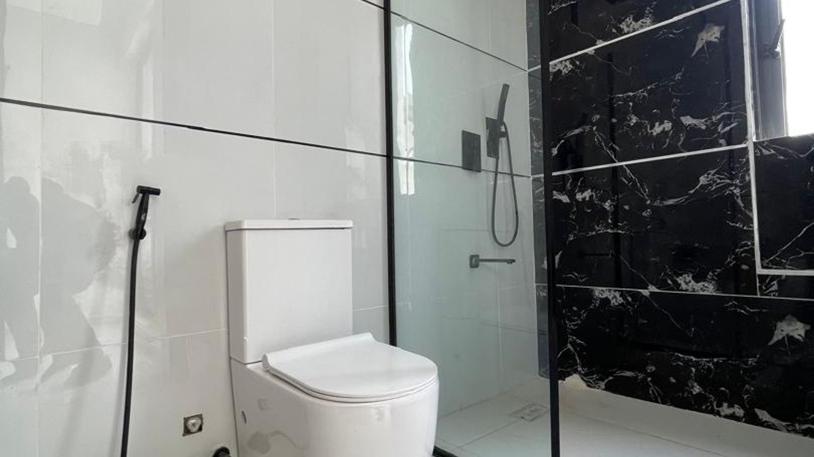 5 Bedroom Fully Detached Duplex