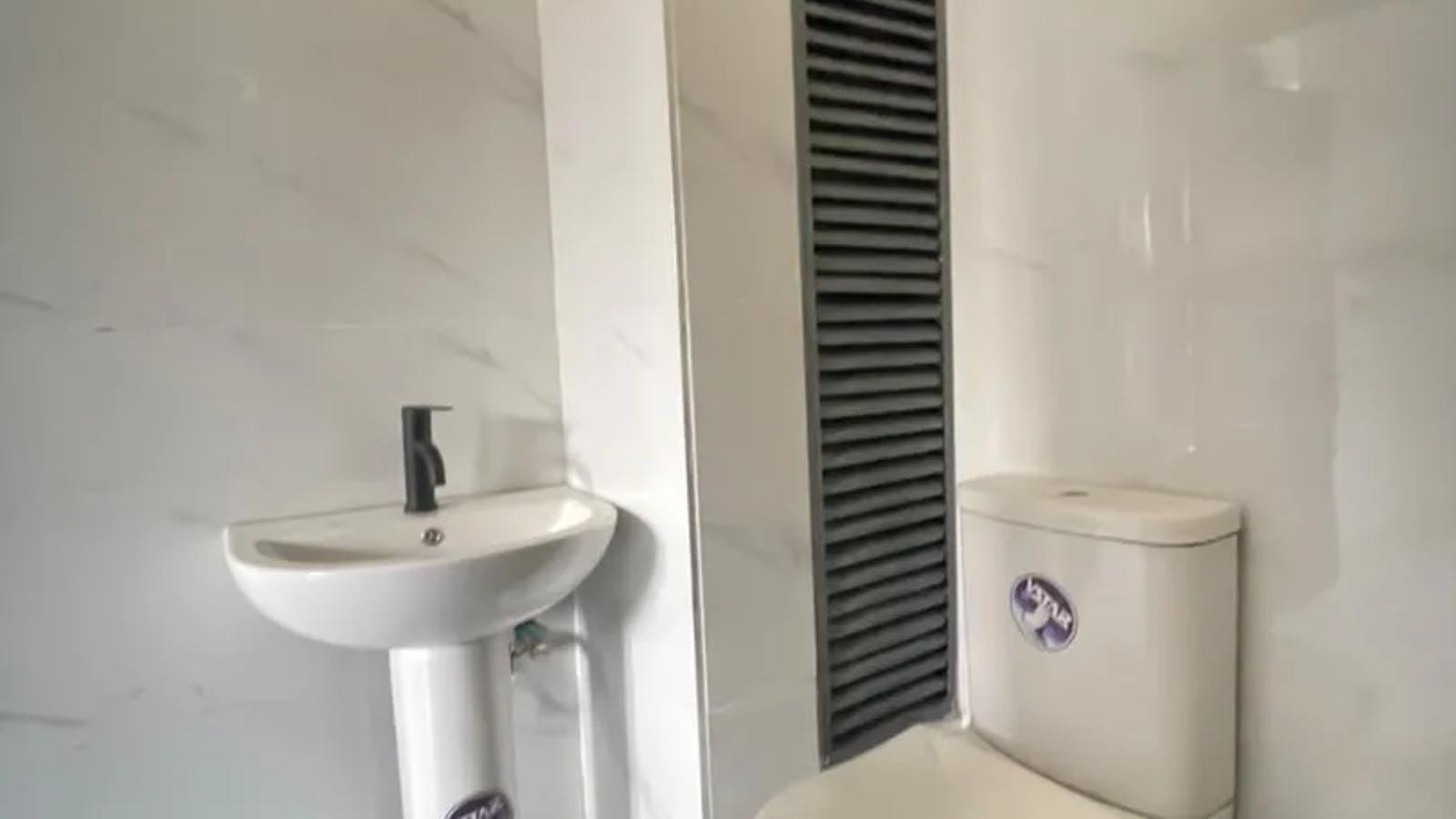 5 BEDROOM FULLY DETACHED DUPLEX WITH BQ