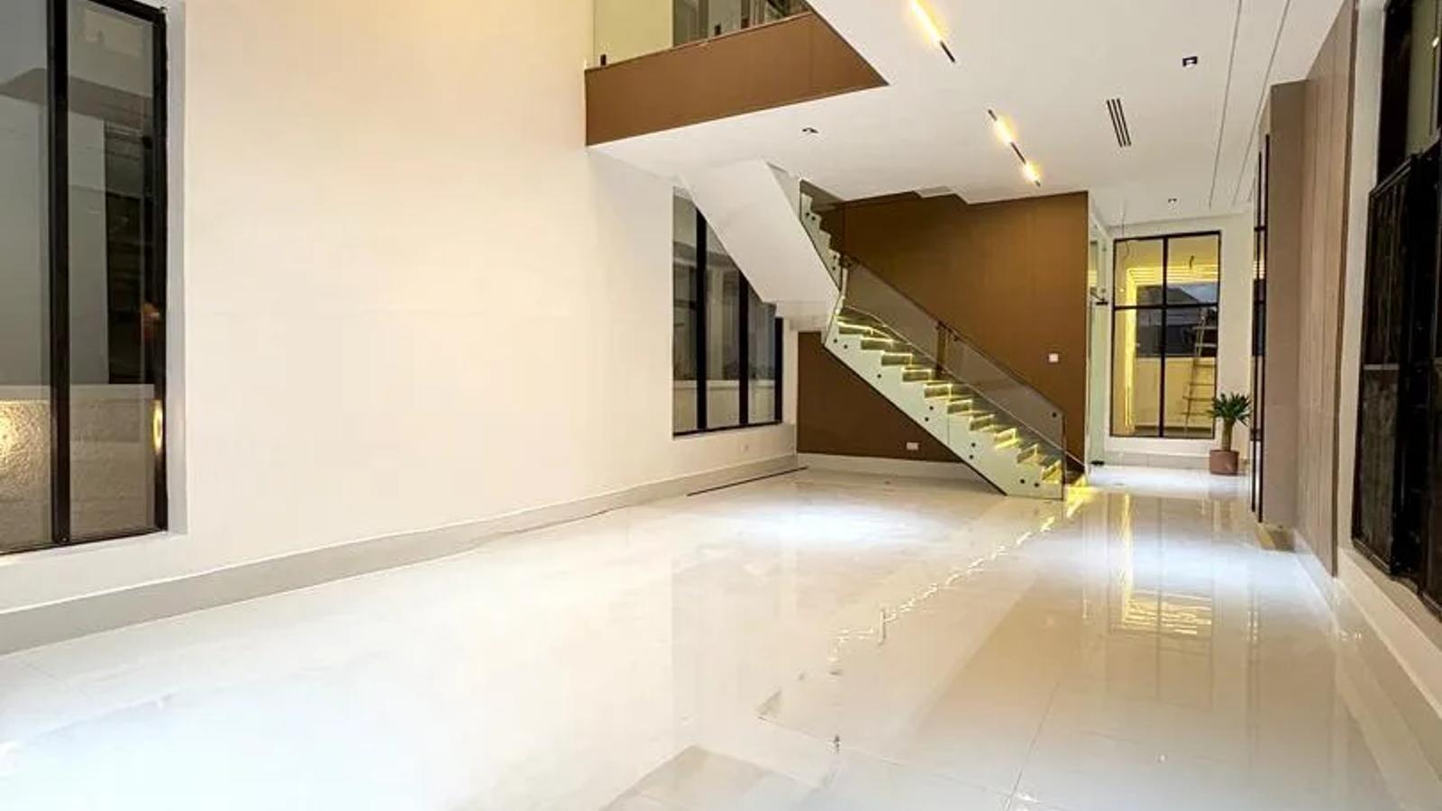 5 Bedroom Fully Detached Duplex
