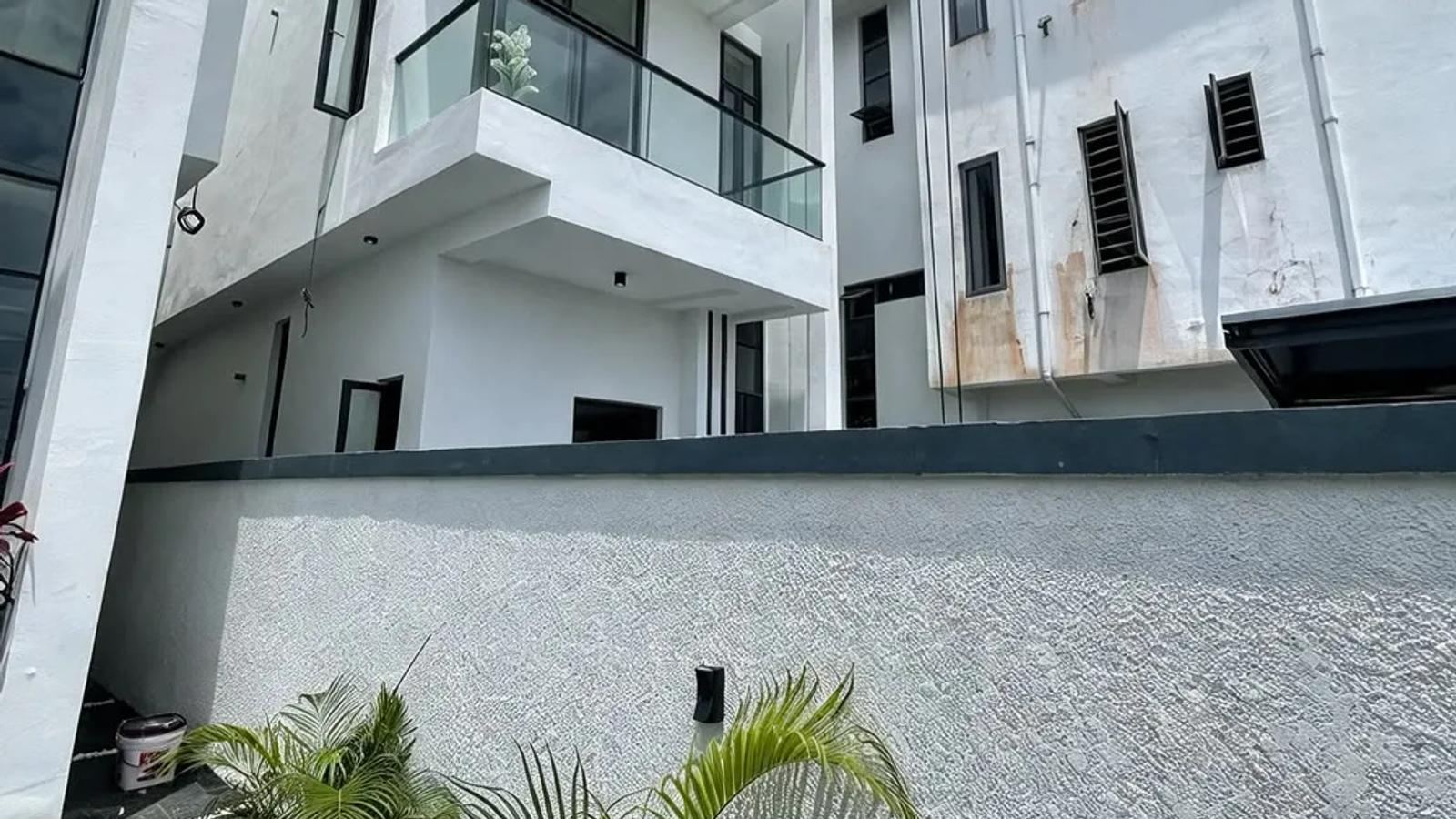 5 Bedroom fully Detached Duplex