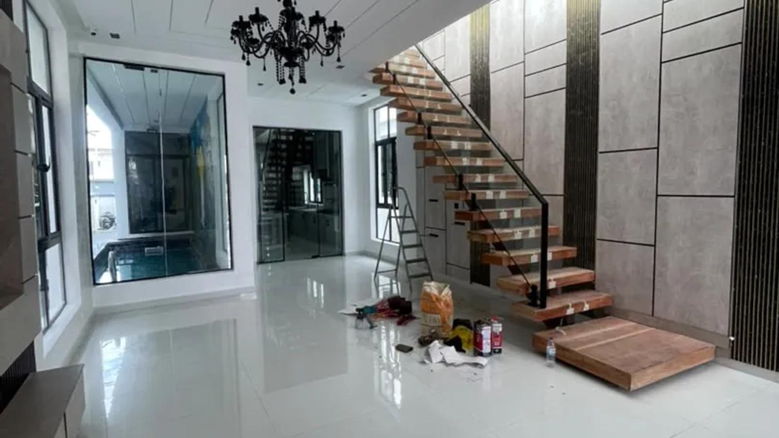 5 Bedroom Fully Detached Duplex