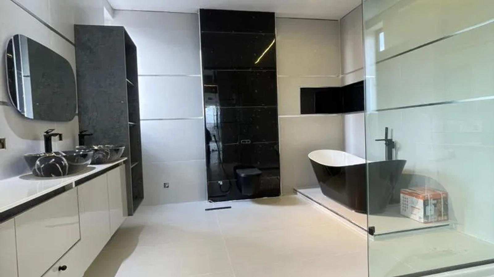 5 Bedroom Semi Detached Duplex