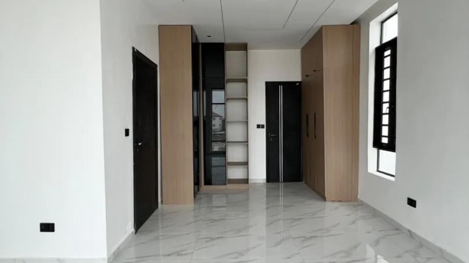 4 Bedroom Fully Detached Duplex
