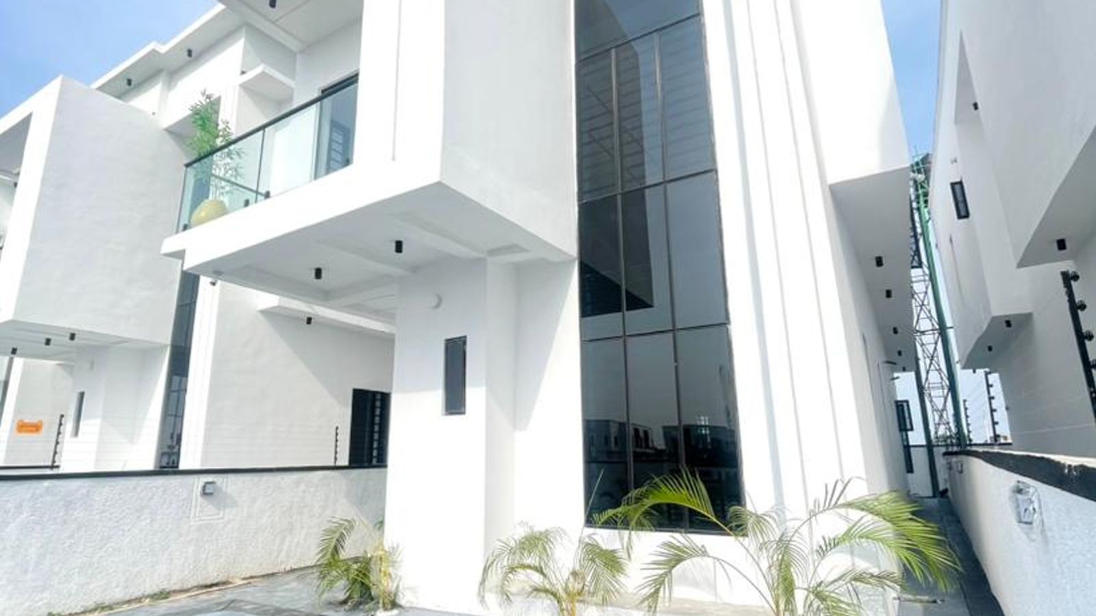 4 Bedroom Fully Detached Duplex