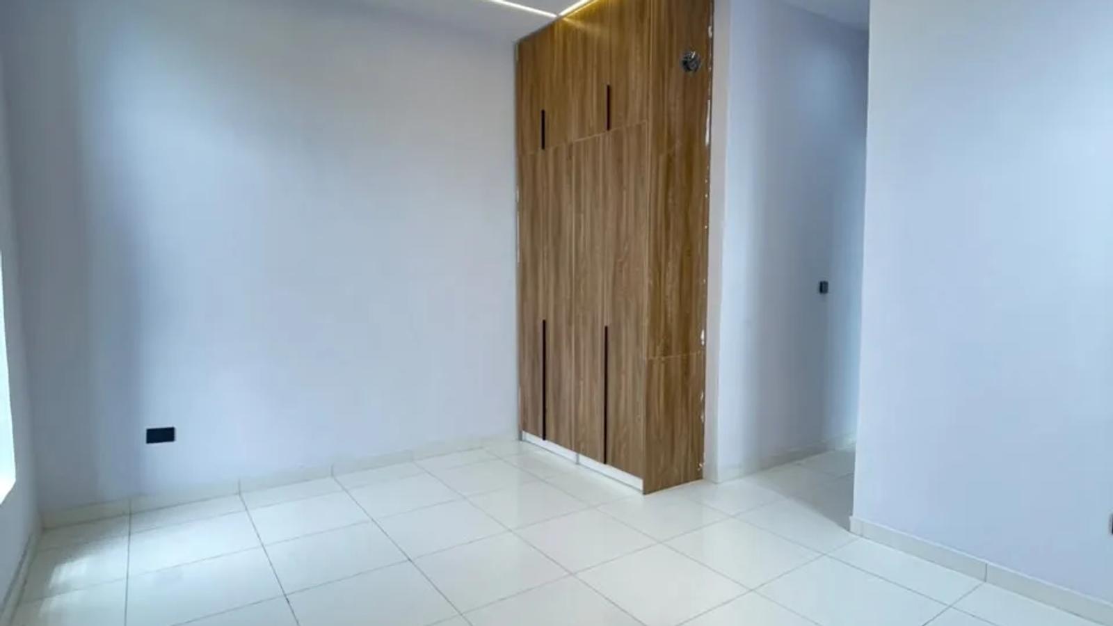 5 Bedroom Fully Detached Duplex