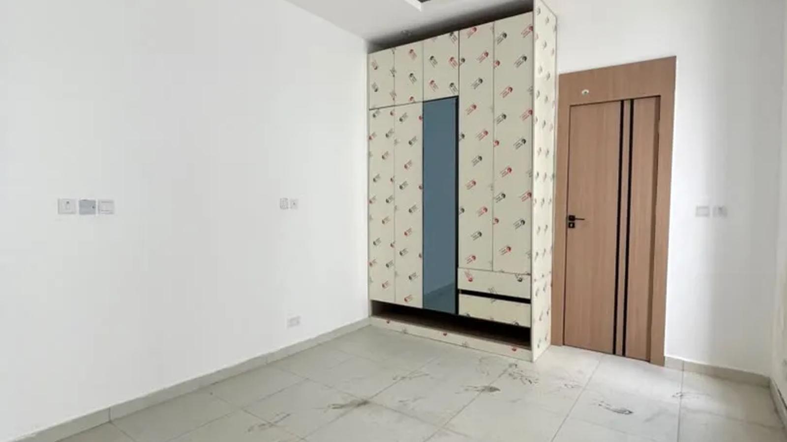 4 BEDROOM FULLY-DETACHED DUPLEX WITH BQ