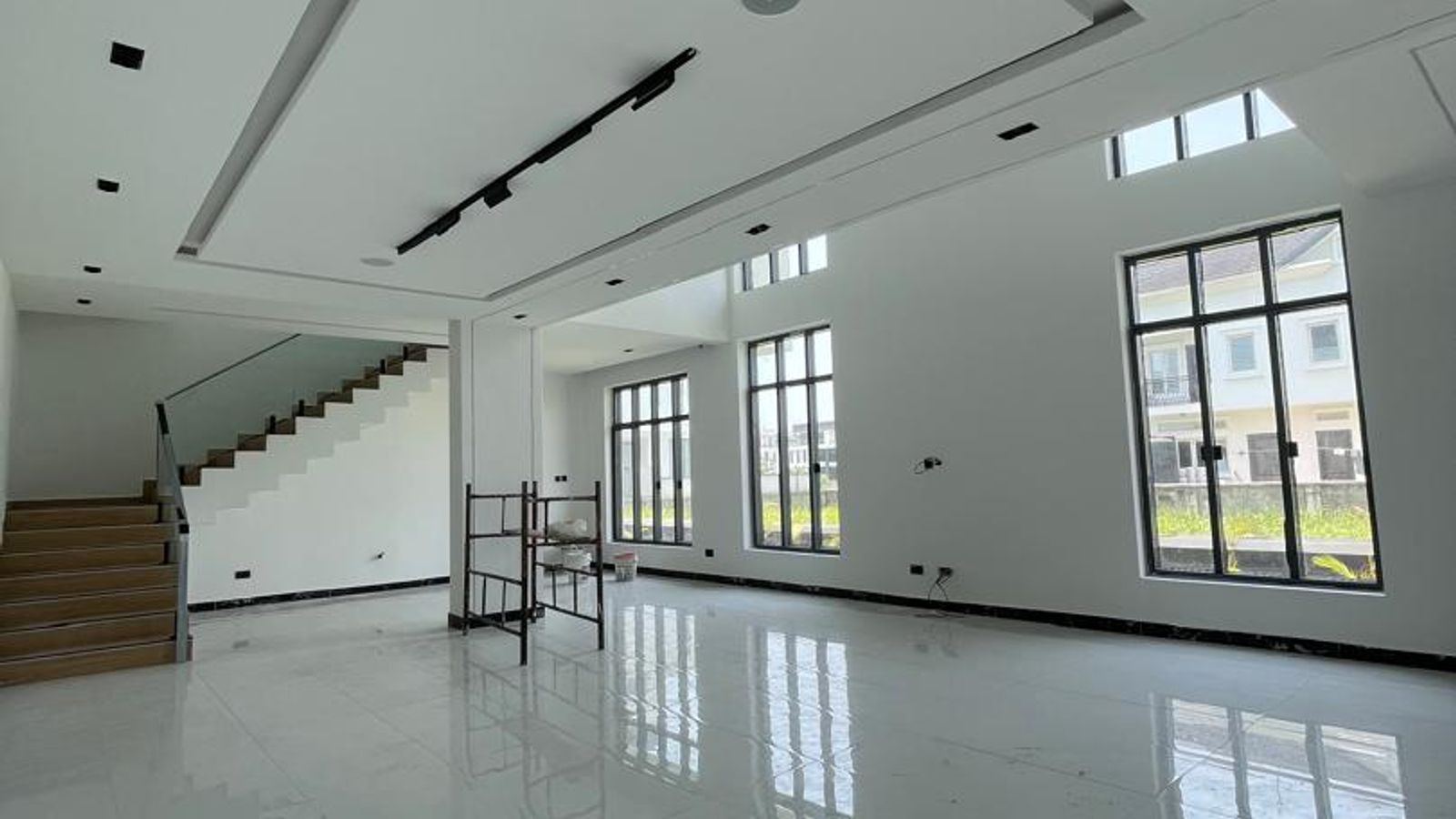 5 Bedroom Fully Detached Duplex