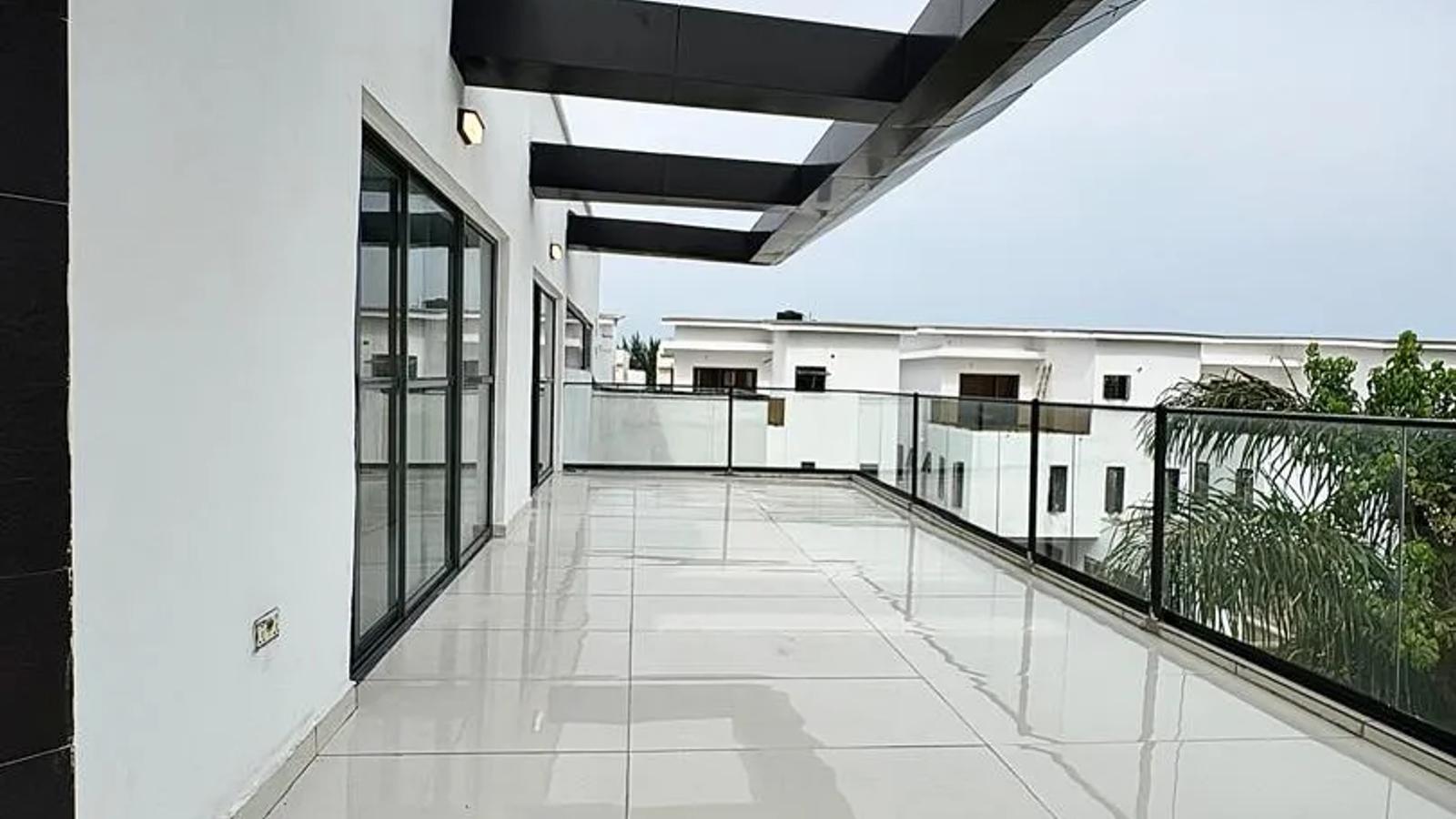 5 Bedroom Fully Detached Duplex