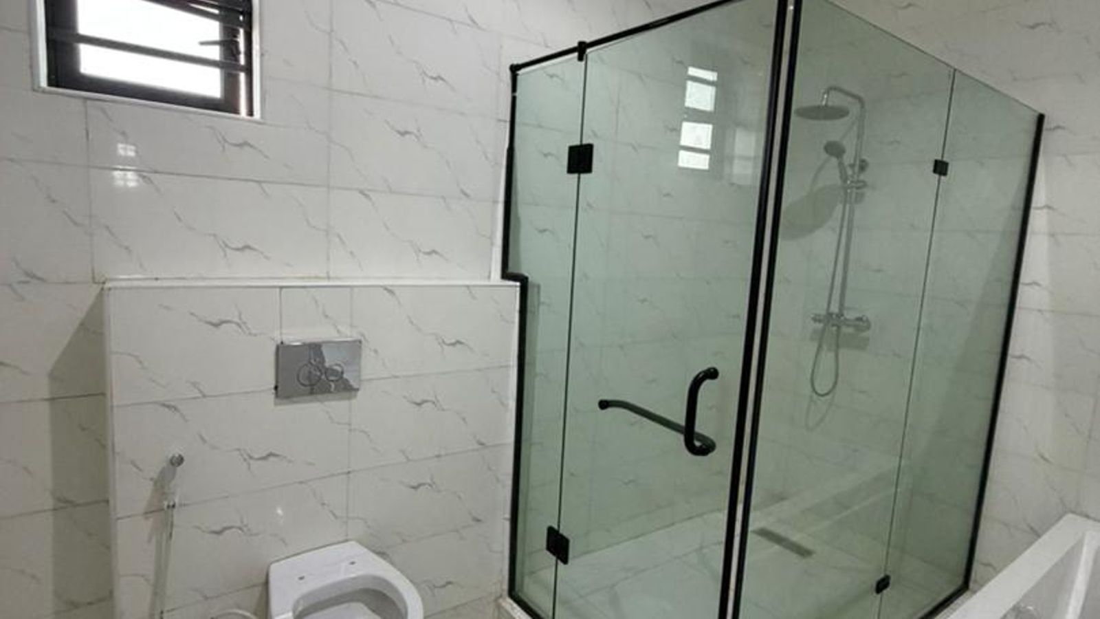 5 Bedroom Fully Detached Duplex
