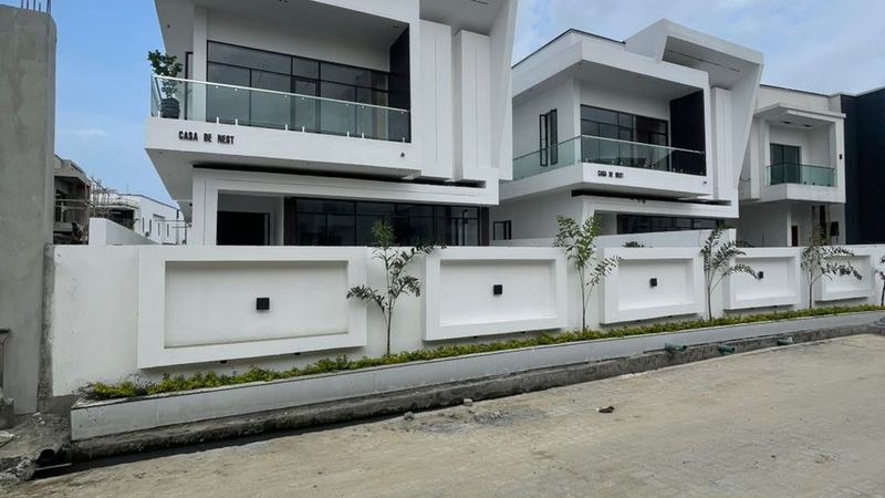 5 Bedroom Fully Detached Duplex