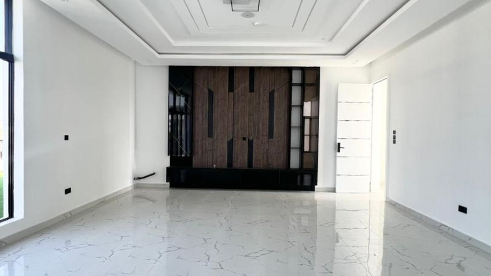 5 Bedroom Fully Detached Duplex