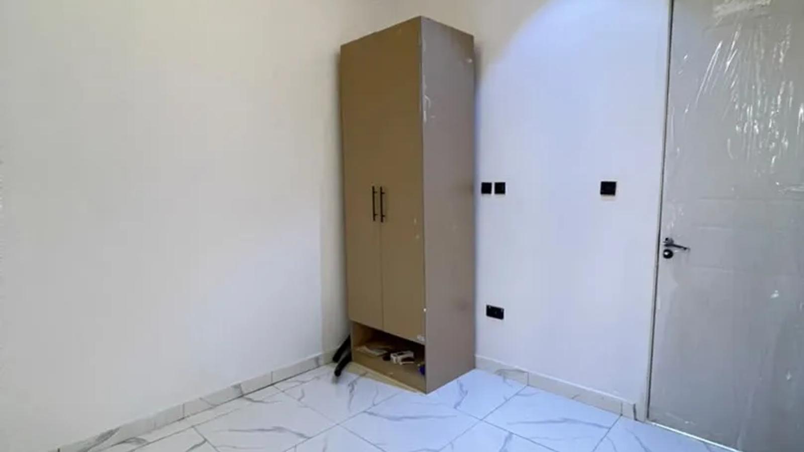 4 BEDROOM FULLY DETACHED DUPLEX
