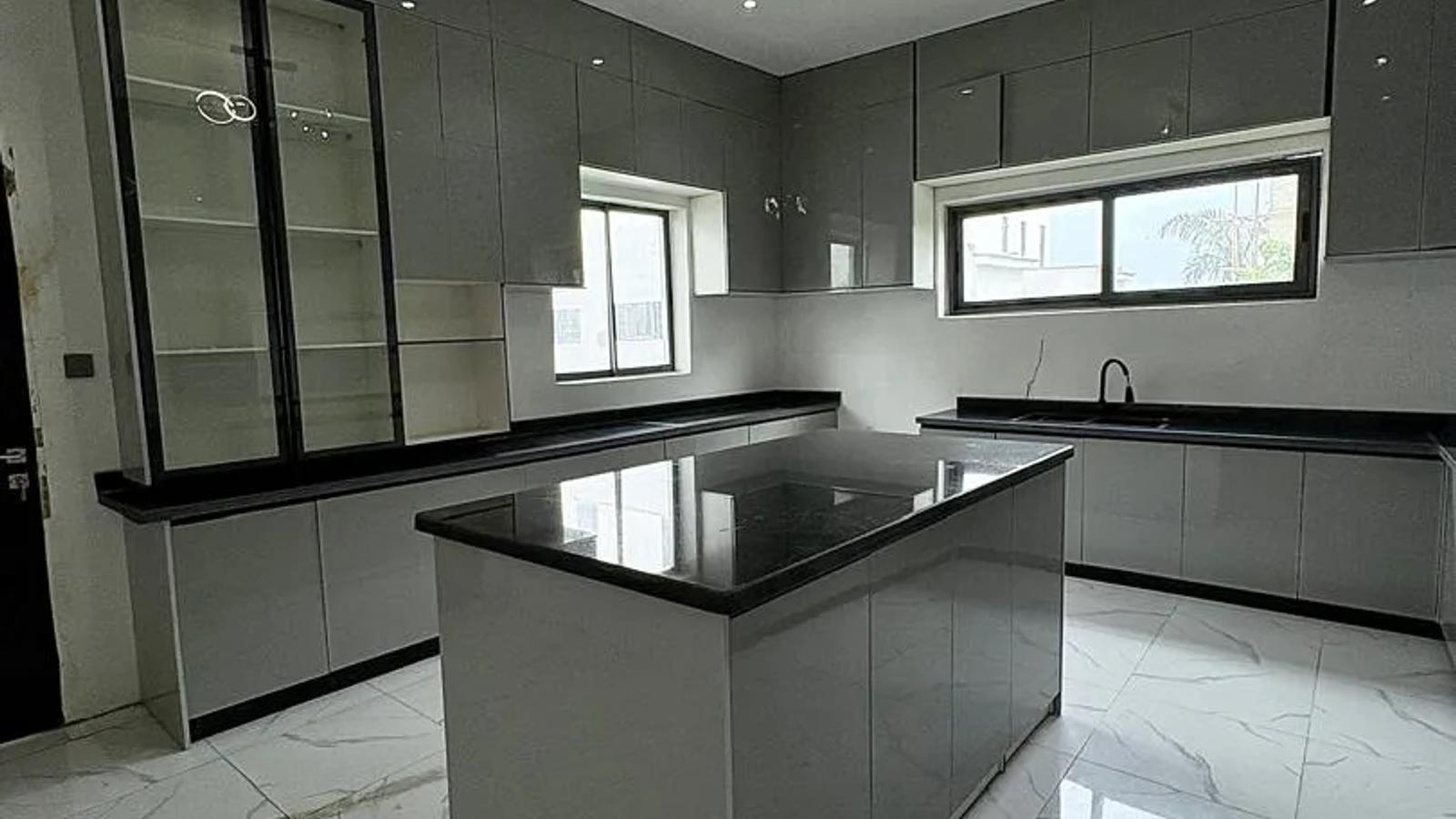 5 Bedroom Fully Detached Duplex