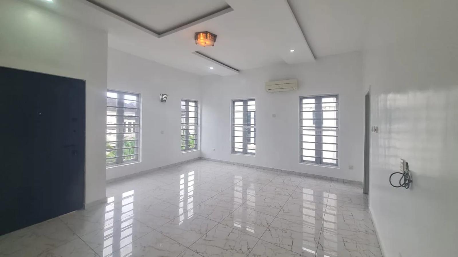5 Bedroom Fully Detached Duplex