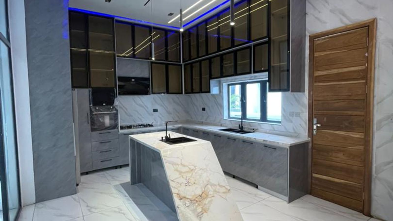5 Bedroom Fully Detached Duplex