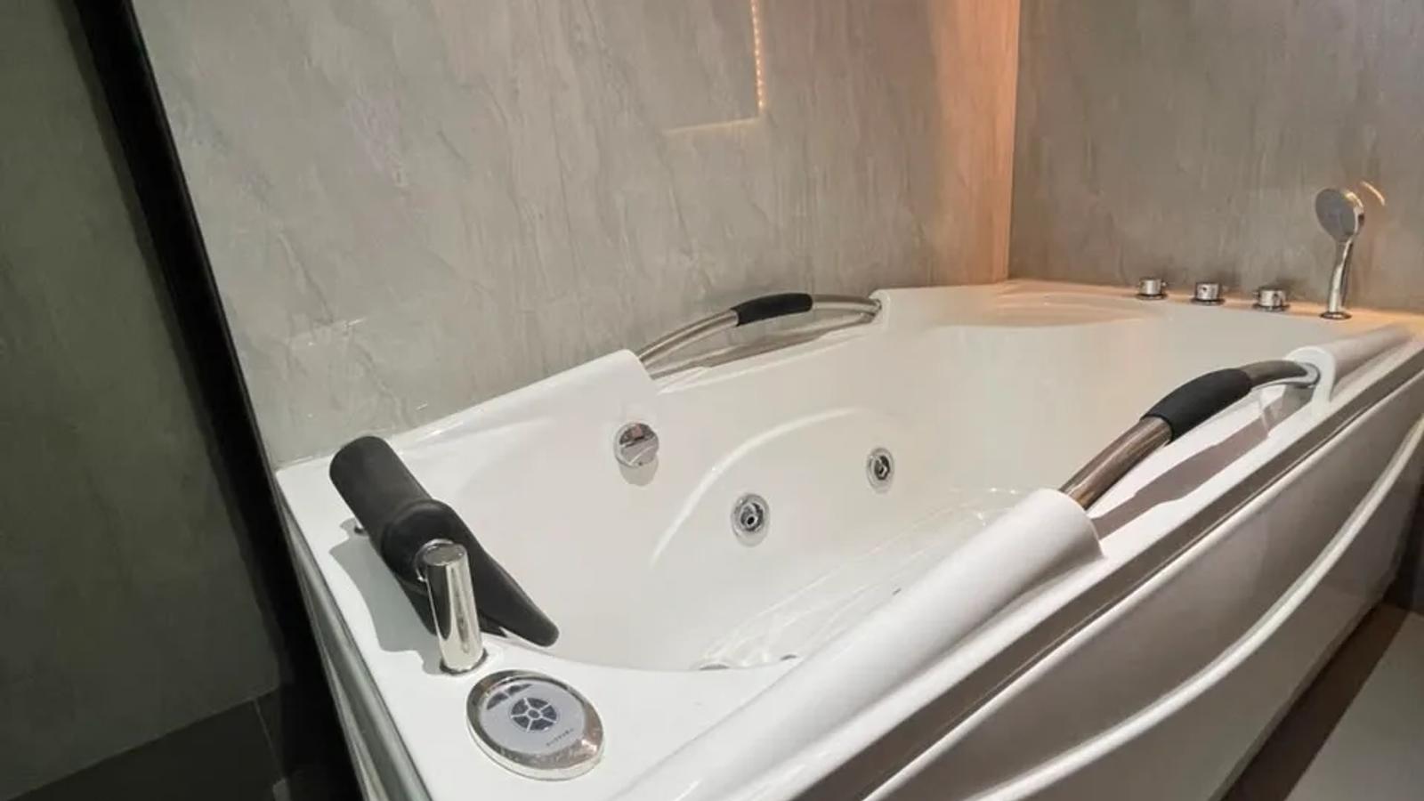 4 BEDROOM TERRACE WITH BQ