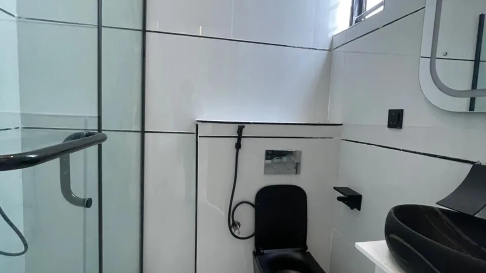 5 Bedroom Fully Detached Duplex
