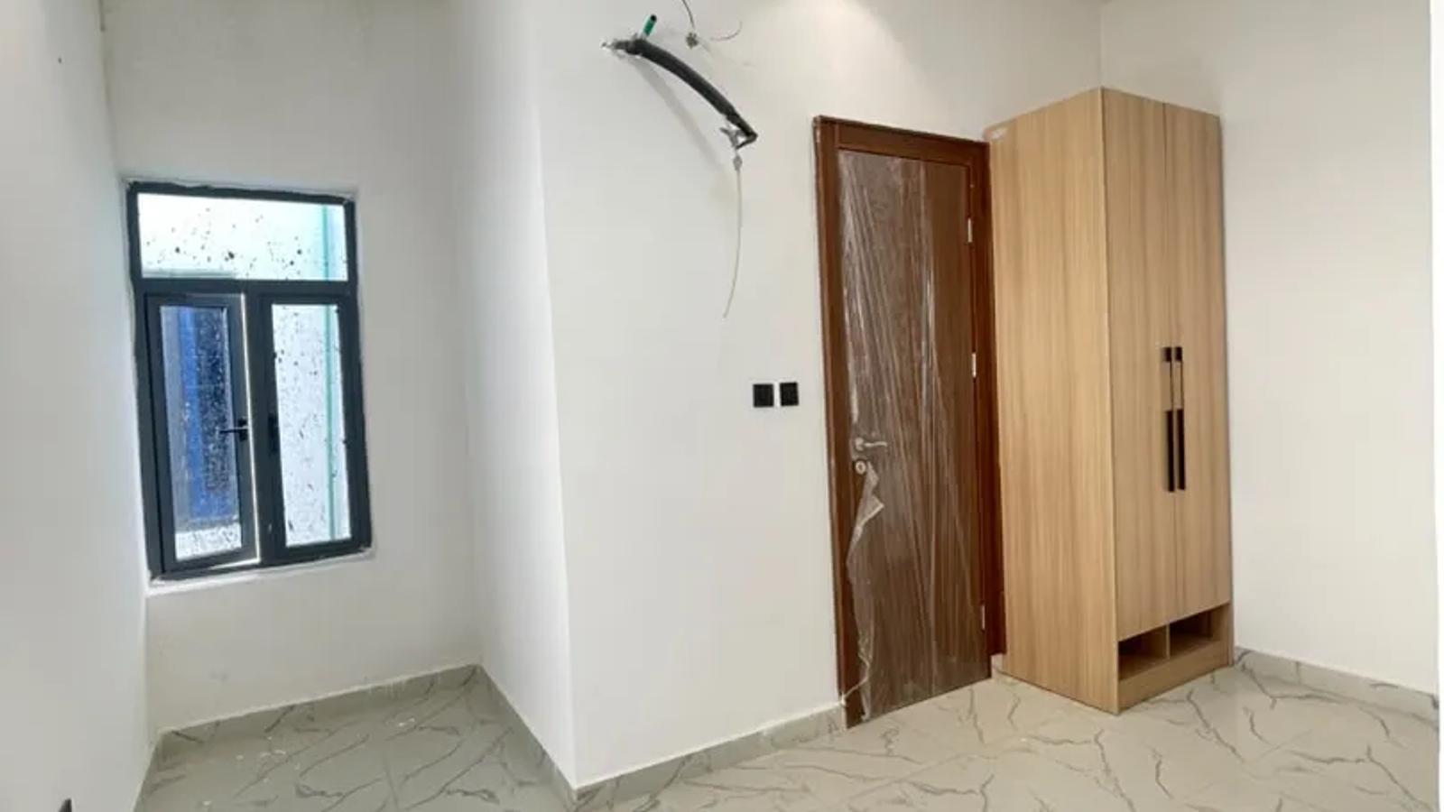 4 BEDROOM TERRACE DUPLEX