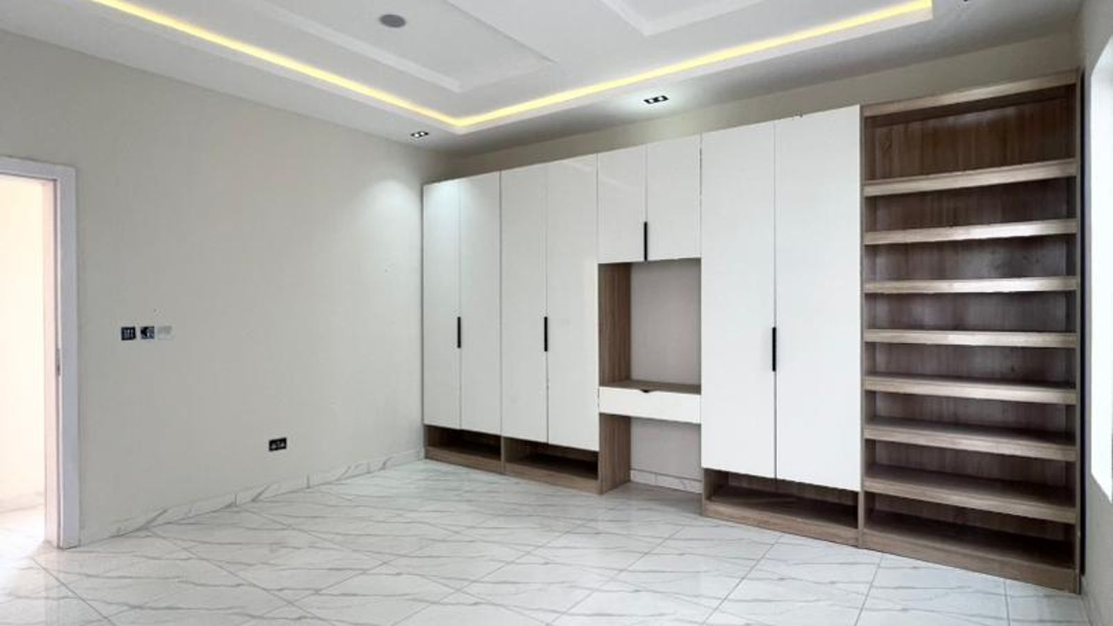5 Bedroom Fully Detached Duplex