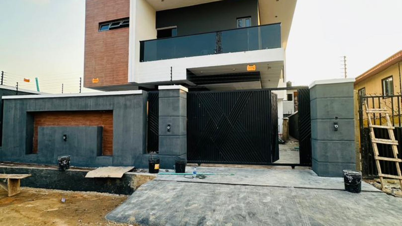 5 Bedroom Fully Detached Duplex