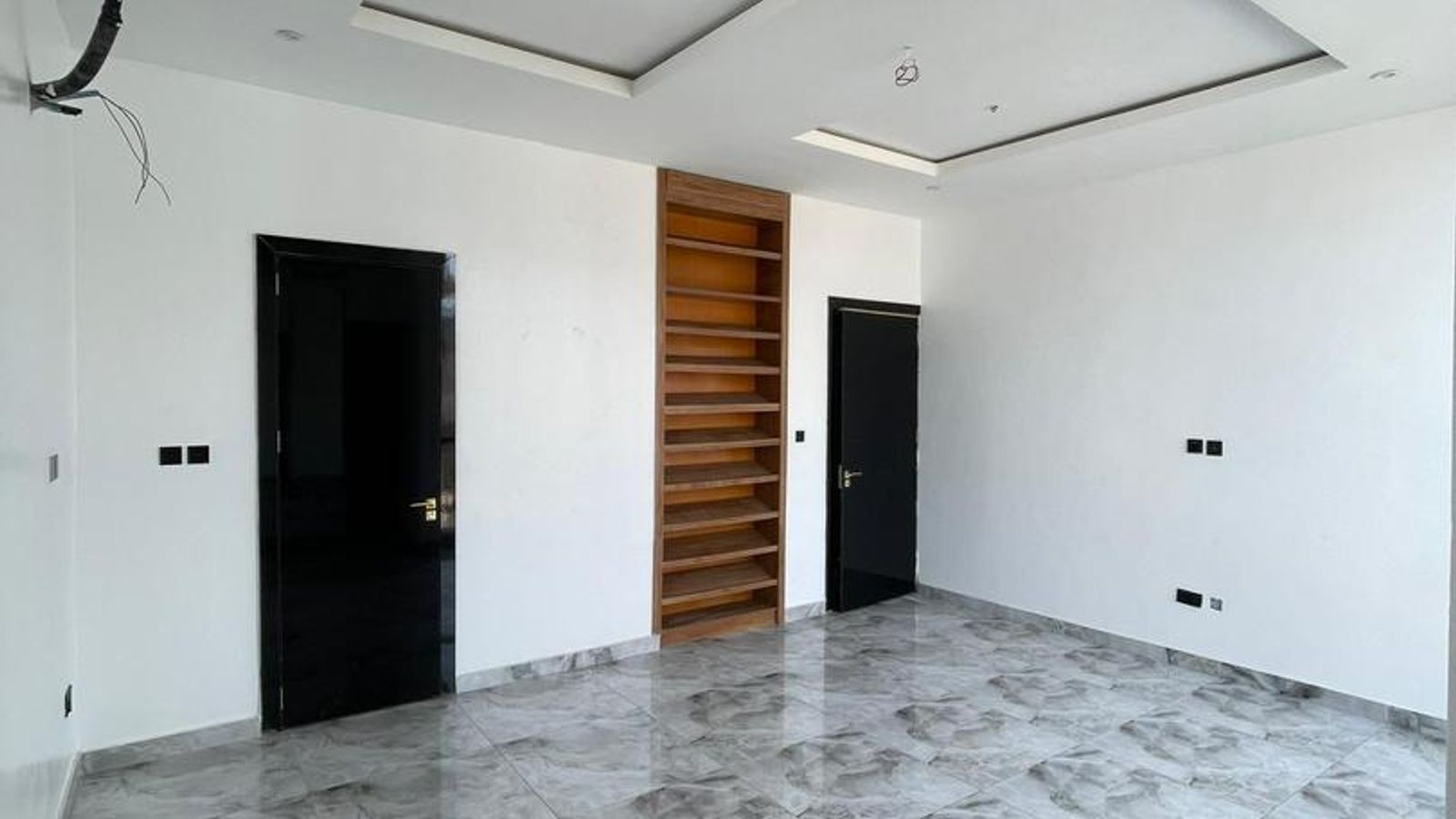 5 Bedroom Fully Detached Duplex