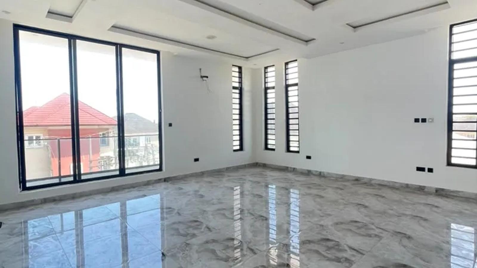 5 Bedroom Fully Detached Duplex