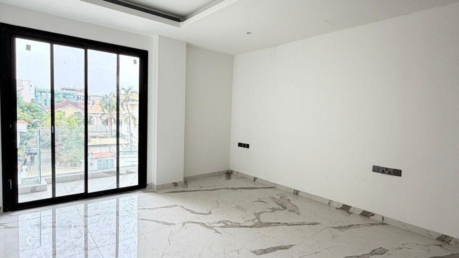 5 Bedroom Fully Detached Duplex