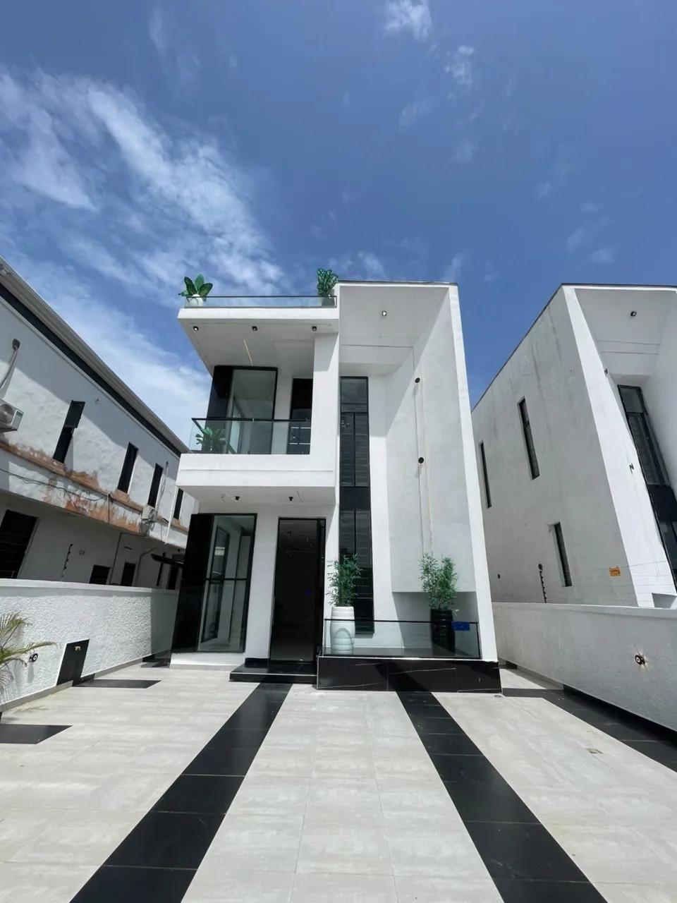 5 Bedroom Fully Detached Duplex