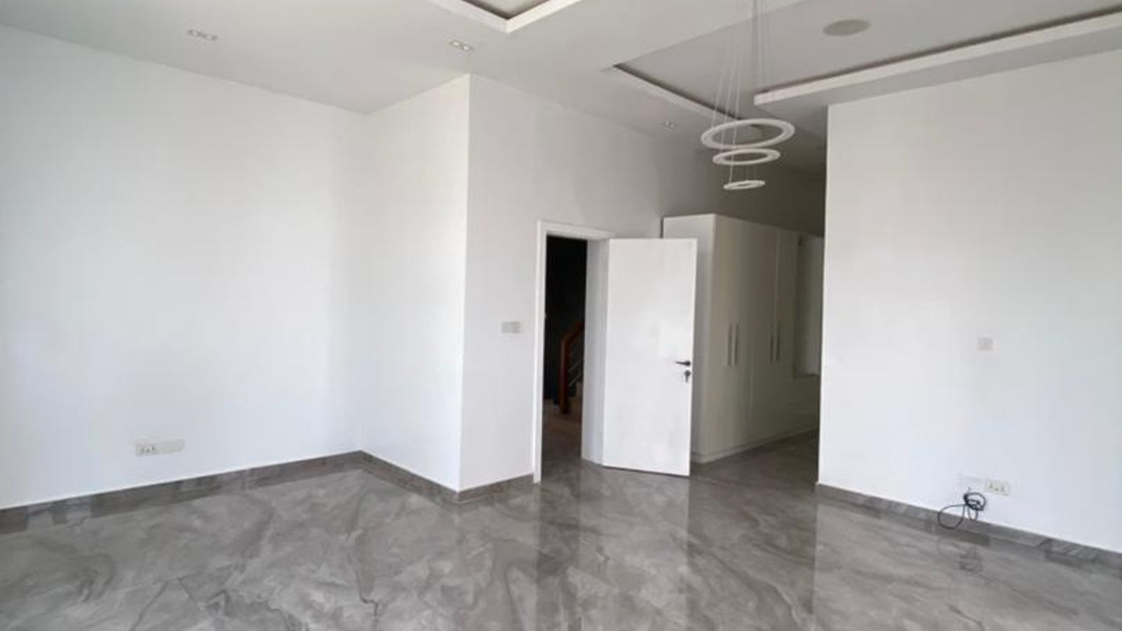 5 Bedroom Fully Detached Duplex