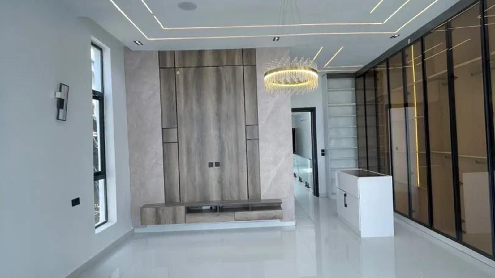 5 BEDROOM FULLY DETACHED DUPLEX WITH BQ