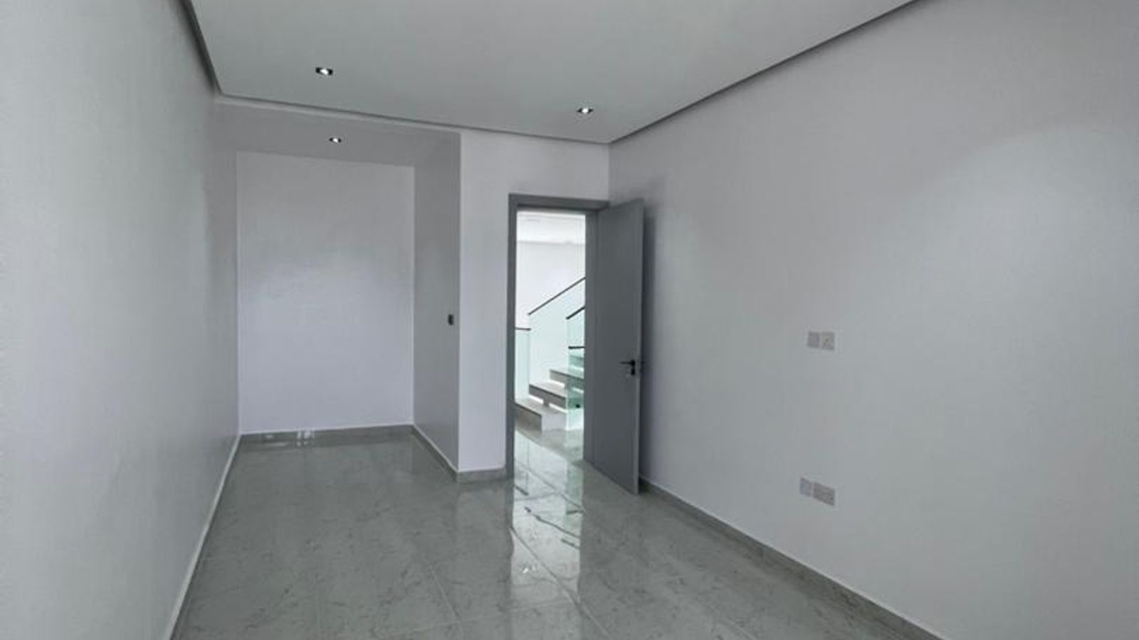5 Bedroom Semi Detached Duplex