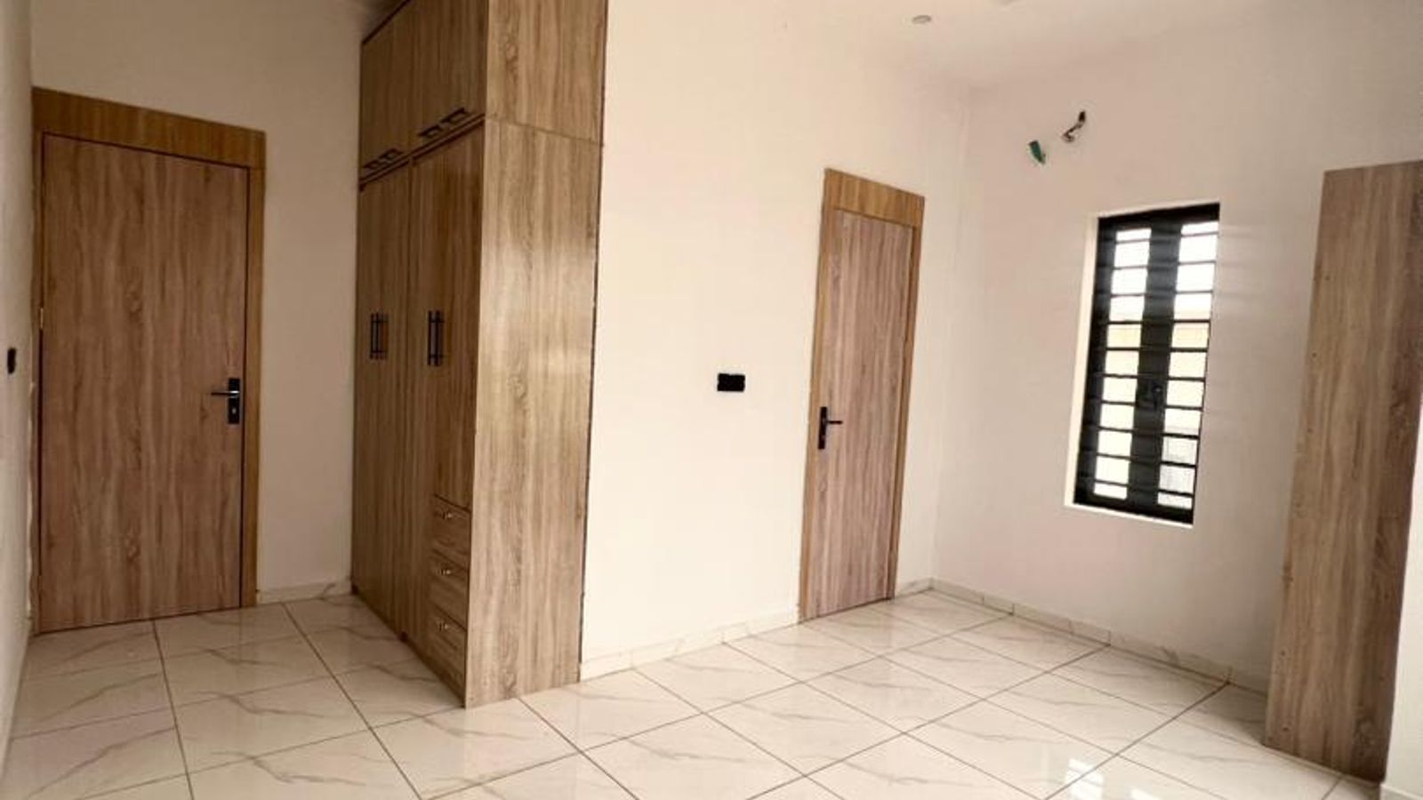 5 Bedroom Fully Detached Duplex
