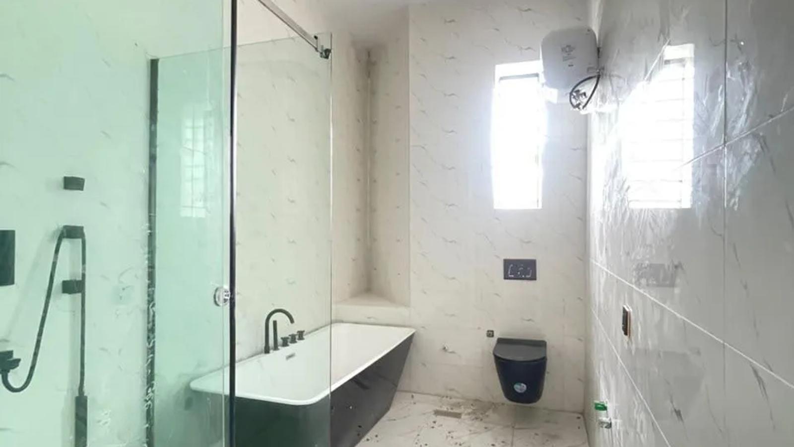 5 Bedroom Fully Detached Duplex