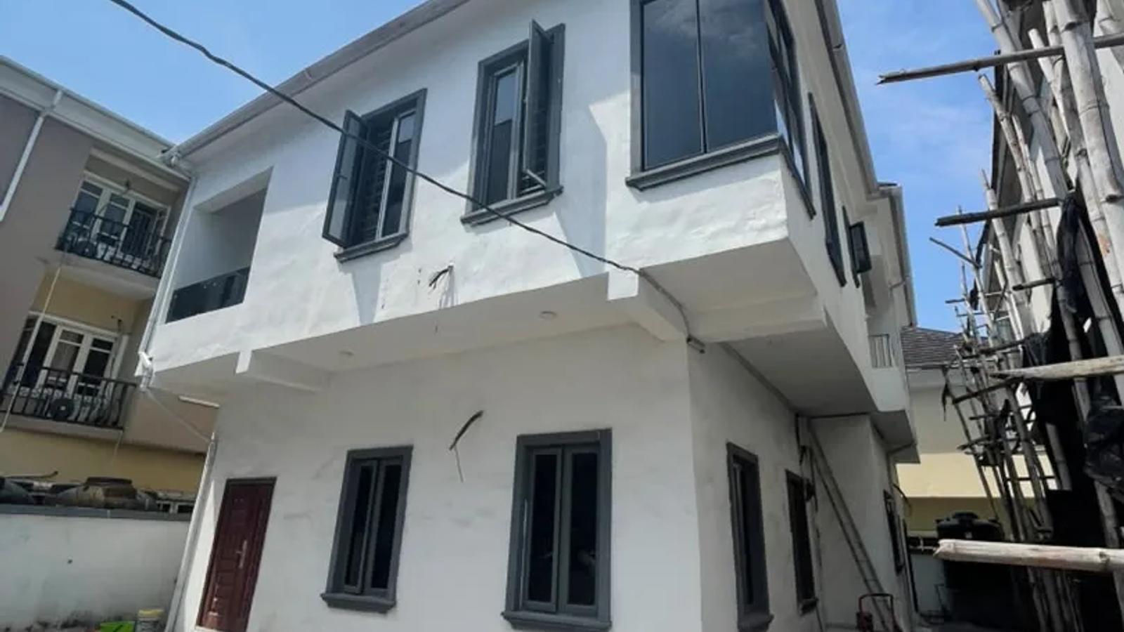 5 Bedroom Fully Detached Duplex