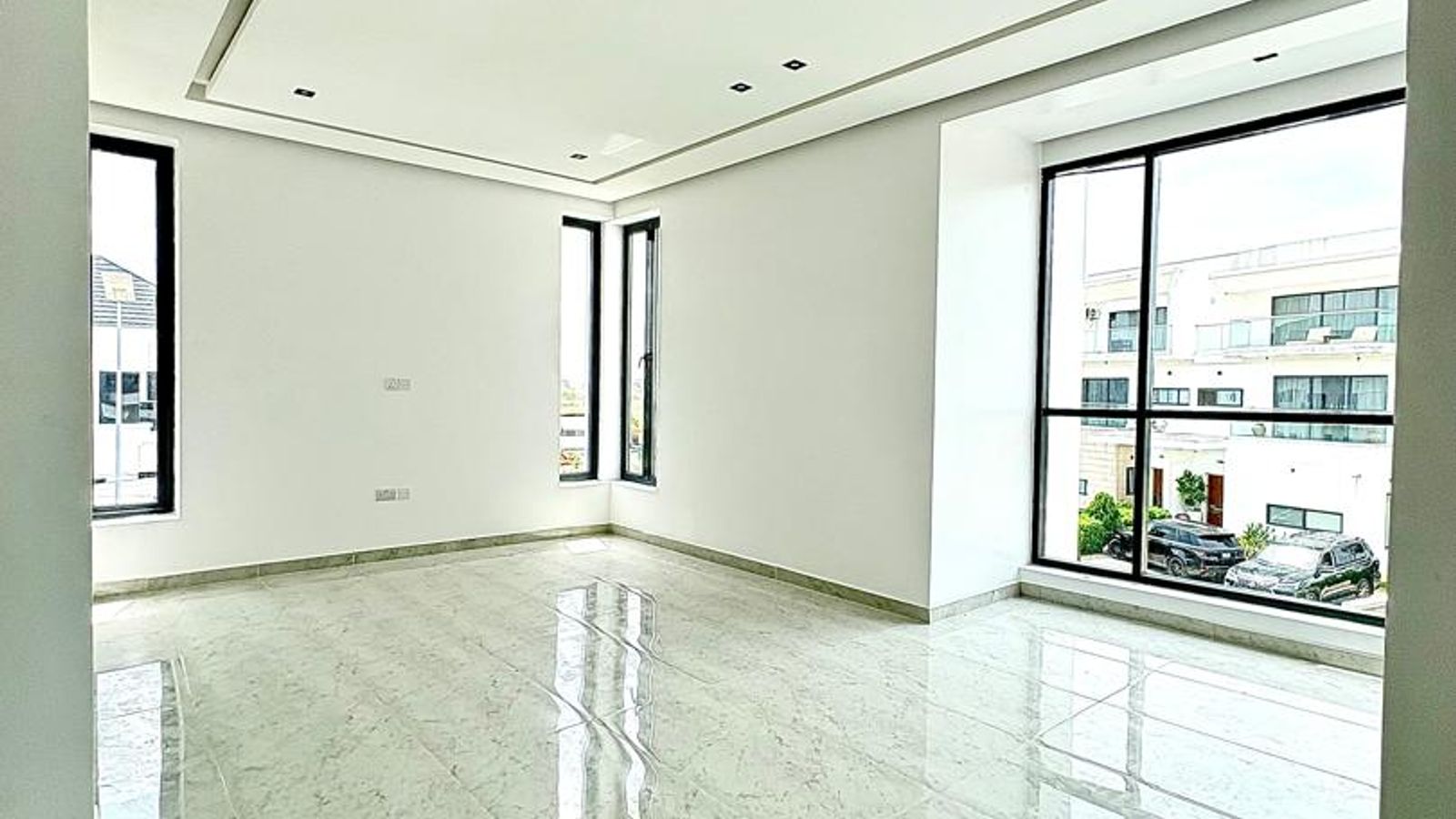 5 Bedroom Semi Detached Duplex