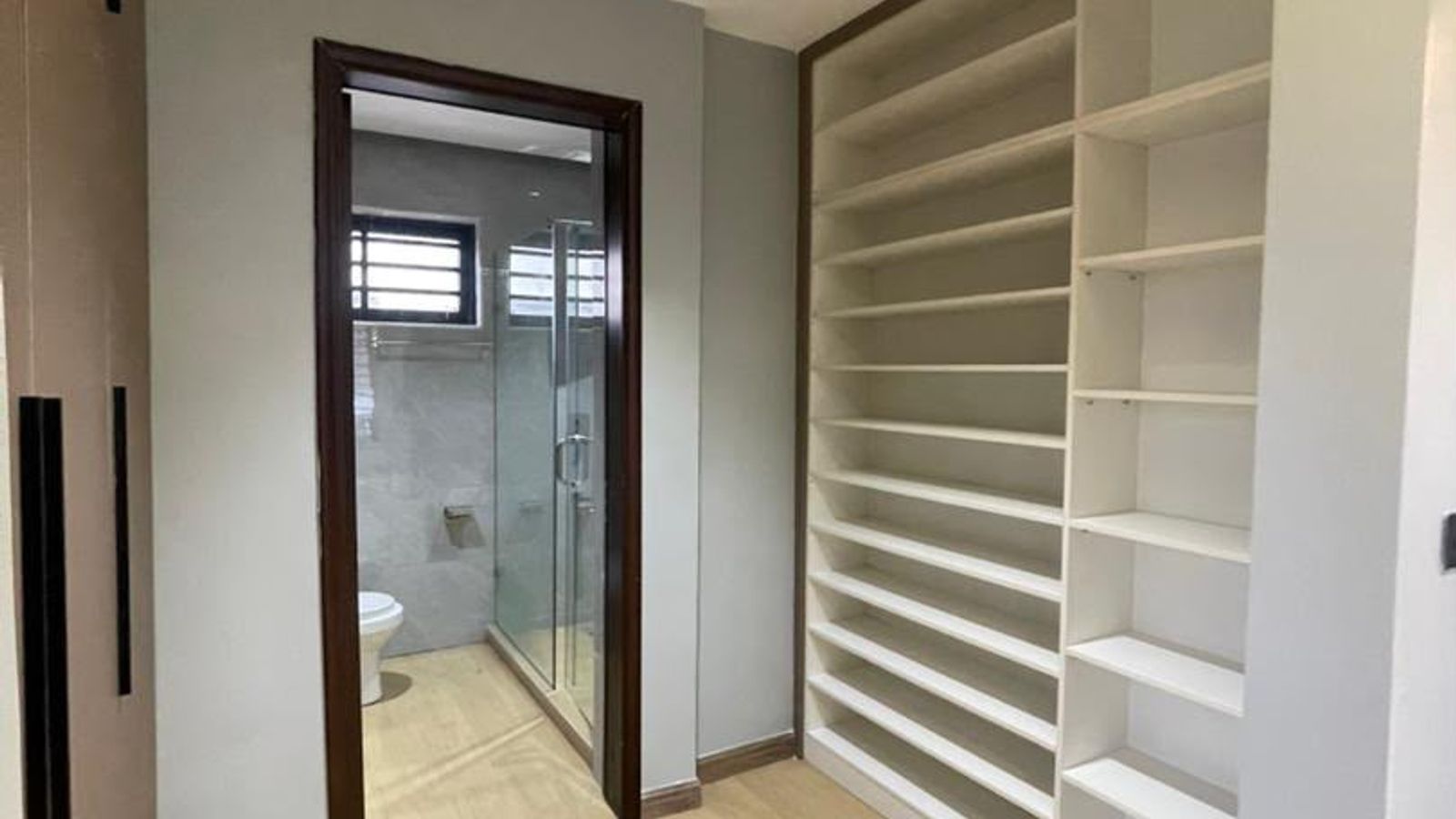 5 Bedroom Fully Detached Duplex
