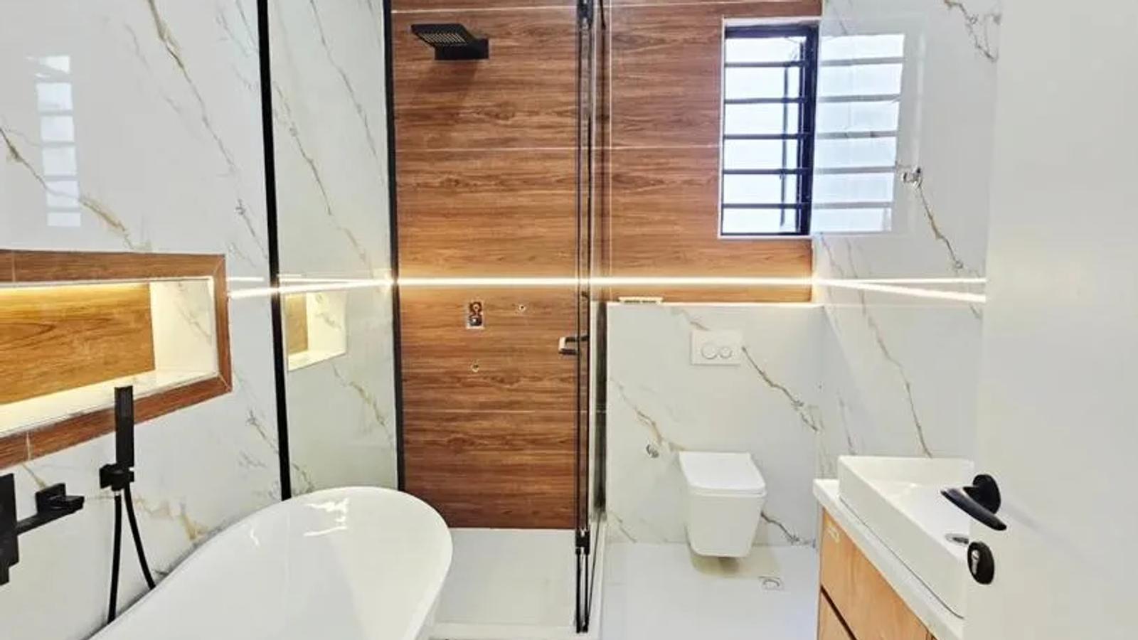 5 Bedroom Fully Detached Duplex