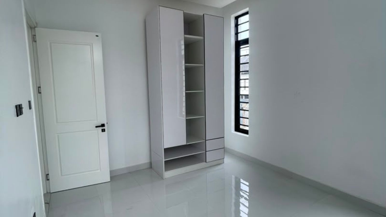 5 Bedroom Fully Detached Duplex