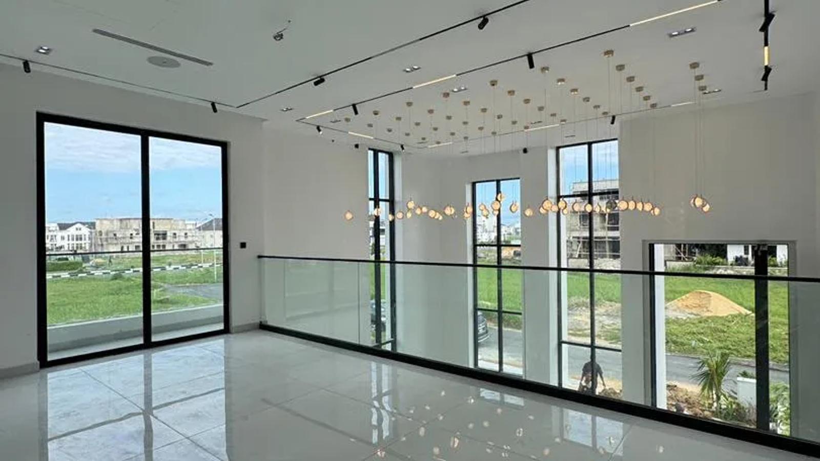 5 Bedroom Fully Detached Duplex