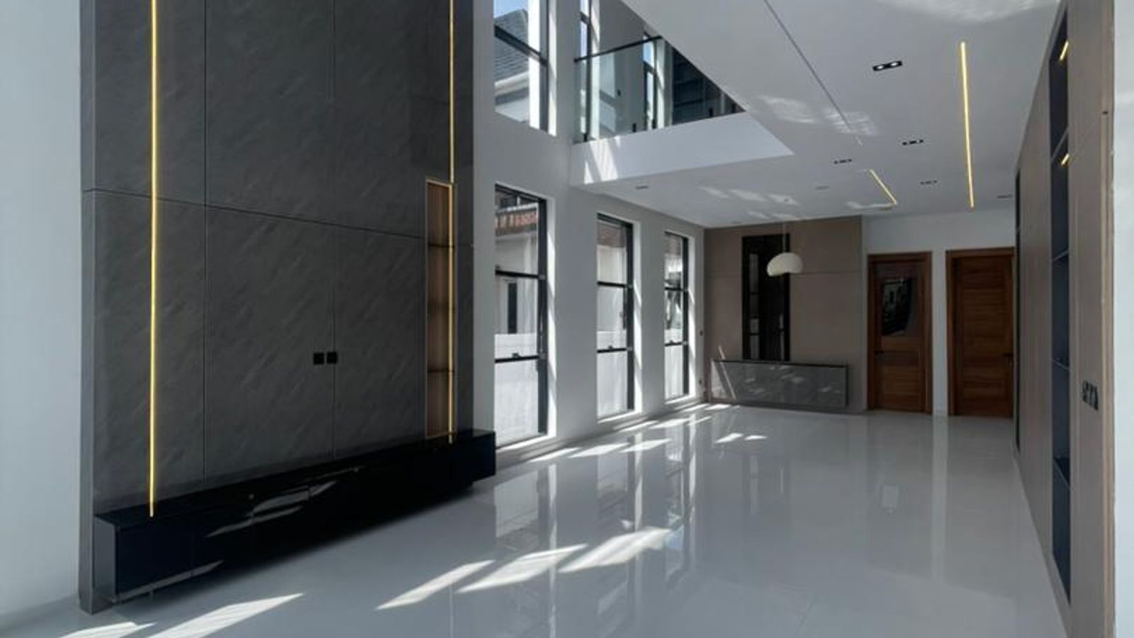 5 Bedroom Fully Detached Duplex